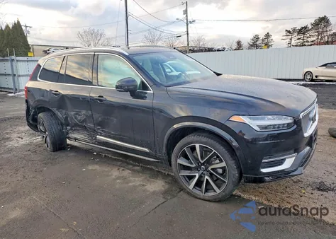 2023 Volvo Xc90 Plus z USA, uszkodzony, nr VIN YV4062PN8P1986441